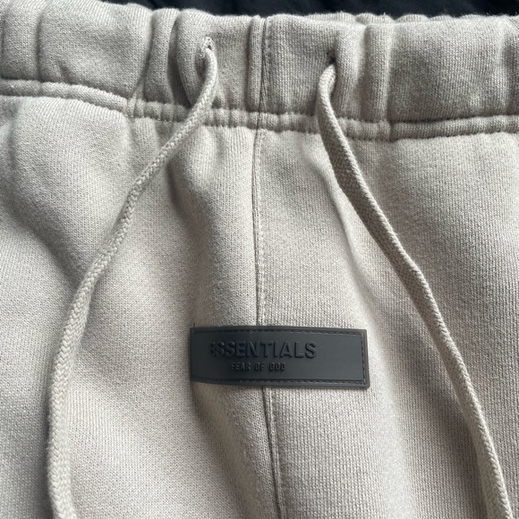 ESSENTIALS Fear Of God Light Grey Pants Size M - Picture 3 of 6